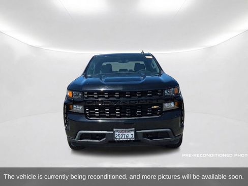 Used 2022 Chevrolet Silverado 1500 Custom RWD image 2