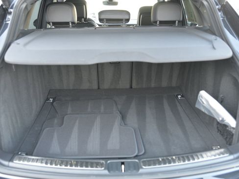 Certified 2025 Porsche Macan image 26