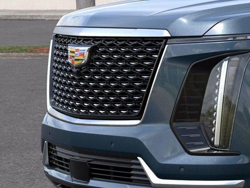 New 2026 Cadillac Escalade Luxury w/ Touring Package AWD/4WD image 13