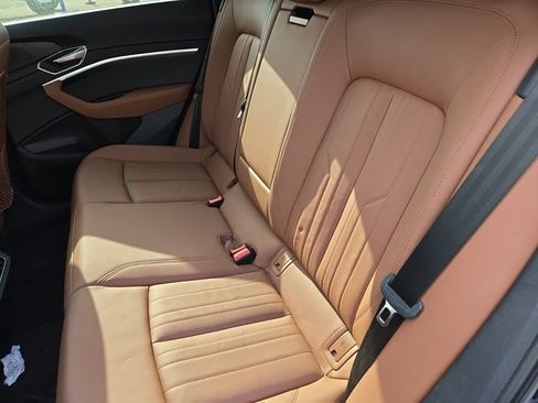 Used 2022 Audi e-tron Premium AWD/4WD image 4