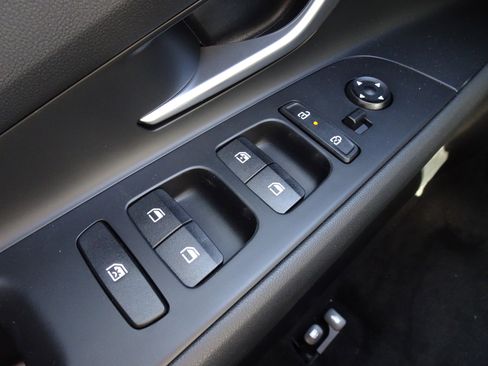 New 2025 Hyundai Elantra SEL image 17