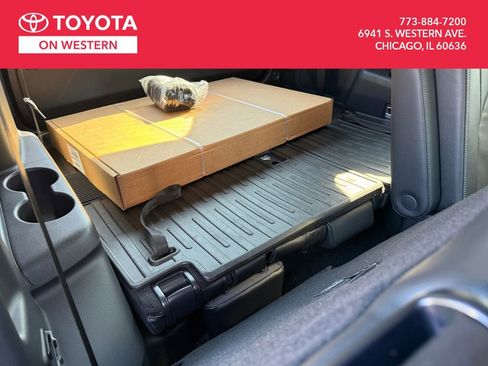 New 2025 Toyota Highlander Limited image 29