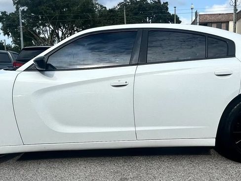 Used 2016 Dodge Charger SXT w/ Blacktop Package RWD image 9