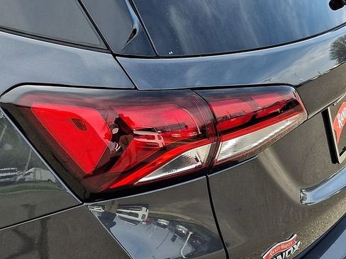 Used 2023 Chevrolet Equinox LT image 29