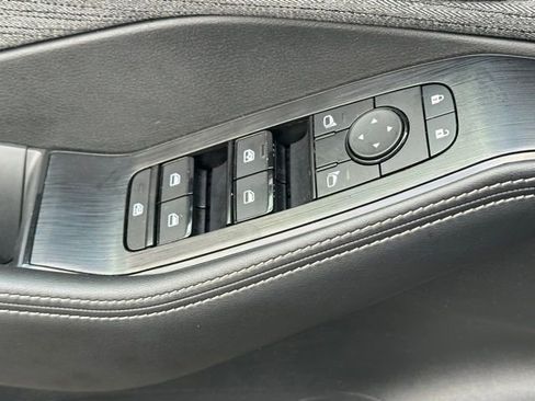 Used 2023 Nissan Rogue SV image 21