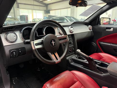 Used 2006 Ford Mustang GT RWD image 17