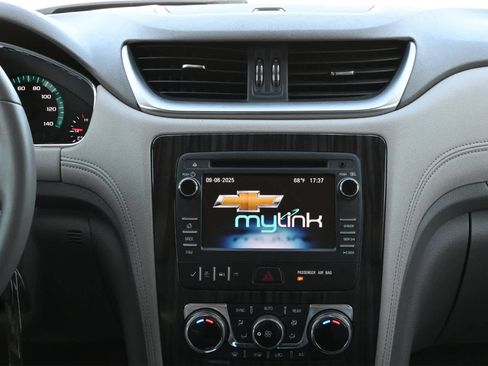 Used 2014 Chevrolet Traverse LT image 12