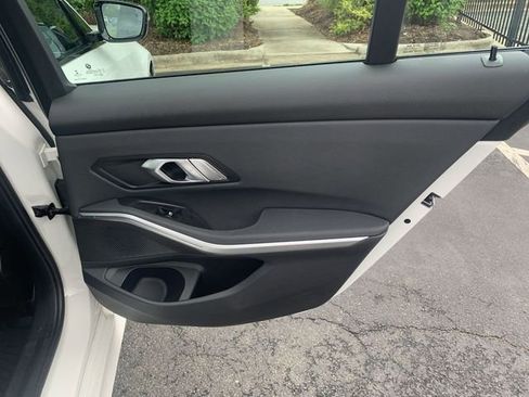 Used 2020 BMW 330i xDrive Sedan w/ M Sport Package AWD/4WD image 11