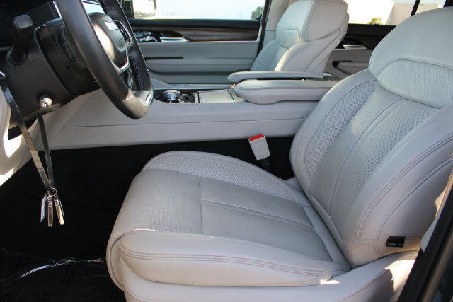 Used 2023 Jeep Grand Wagoneer L 4WD w/ Flexible Seating Group image 41