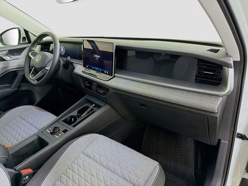 Used 2025 Volkswagen Tiguan S image 26