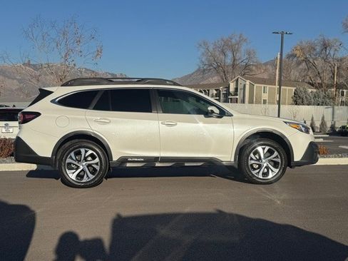 Used 2020 Subaru Outback Limited image 2