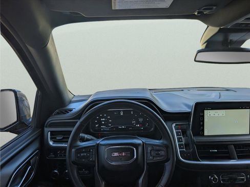 Used 2023 GMC Yukon AT4 w/ Technology Package image 30