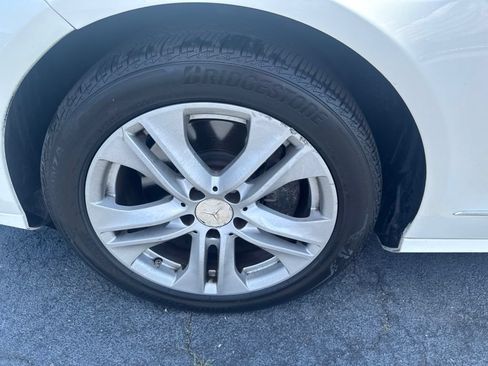 Used 2010 Mercedes-Benz E 350 Sedan image 43