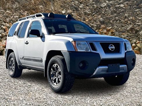 Used 2015 Nissan Xterra PRO-4X w/ Pro-4x Leather Package image 9