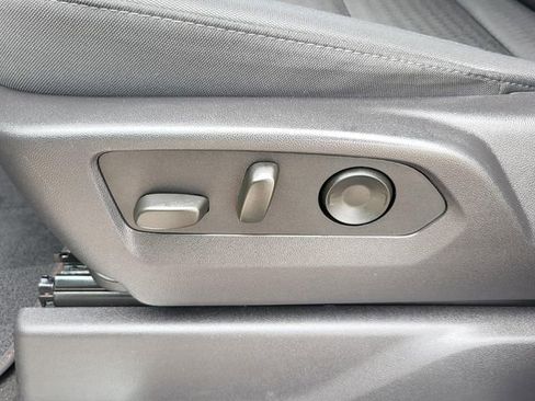 Used 2025 Chevrolet Silverado 1500 LT RWD image 12