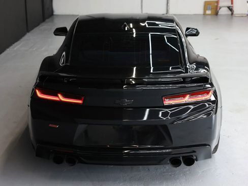 Used 2016 Chevrolet Camaro SS RWD image 6