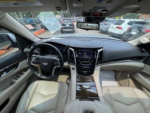 Used 2020 Cadillac Escalade Luxury w/ LPO, Radiant Package AWD/4WD image 16