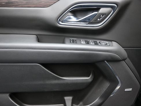 Used 2023 Chevrolet Suburban Z71 w/ Luxury Package image 19