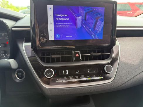 Used 2023 Toyota Corolla LE w/ LE Convenience Package FWD image 27