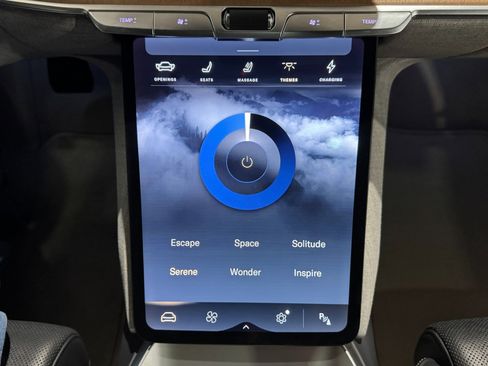 Used 2022 Lucid Air Grand Touring image 36