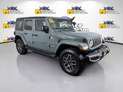 Used 2024 Jeep Wrangler Unlimited Sahara w/ Technology Group AWD/4WD image 3