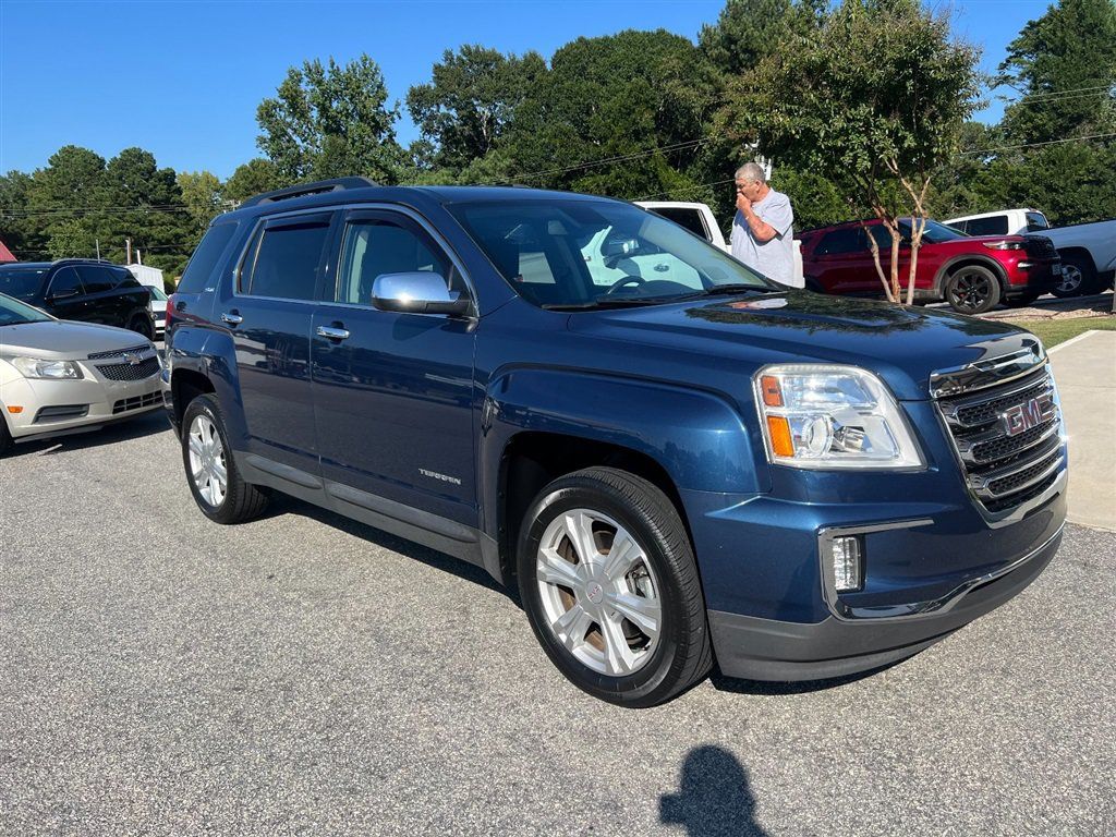 Used 2017 GMC Terrain SLE w/ Chrome Edition FWD image 2