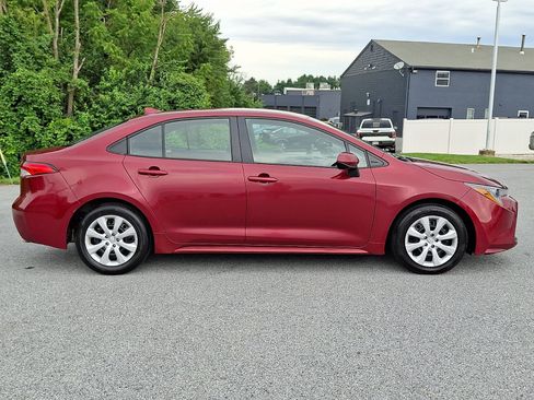 Used 2025 Toyota Corolla LE FWD image 8