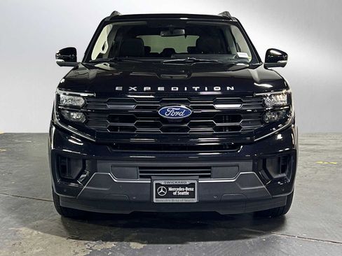Used 2025 Ford Expedition Active AWD/4WD image 8