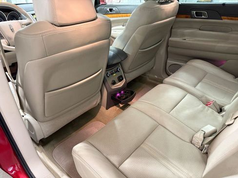 Used 2010 Lincoln MKT 2WD image 13