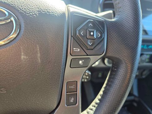 Used 2022 Toyota Tacoma TRD Off-Road w/ Technology Package AWD/4WD image 30