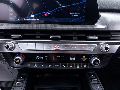 Used 2025 Kia Telluride EX w/ EX Captain's Chair Package image 24