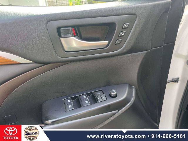 Used 2018 Toyota Highlander Limited Platinum AWD/4WD image 20