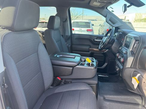 Used 2022 Chevrolet Silverado 1500 LT w/ Z71 Off-Road Package image 28