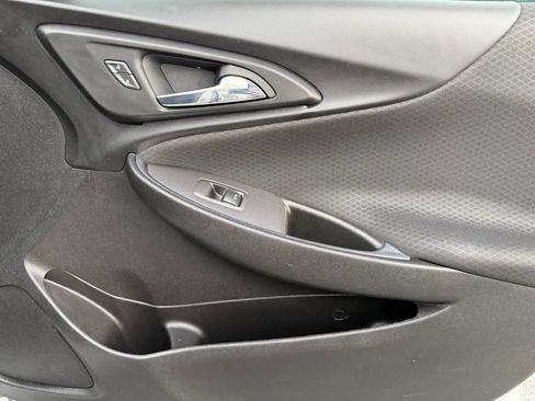 Used 2017 Chevrolet Malibu LT image 34