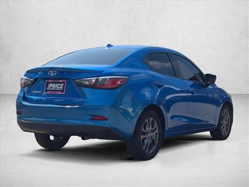Used 2019 Toyota Yaris LE FWD image 5