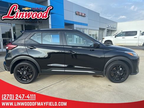 Used 2024 Nissan Kicks SR w/ SR Premium Package image 8