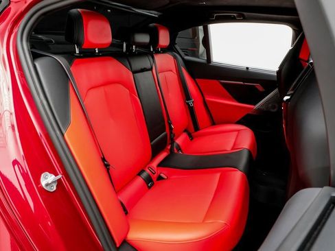 Used 2025 BMW M5 w/ Carbon Package image 31