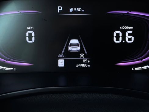 Used 2025 Kia Soul LX w/ LX Technology Package FWD image 36