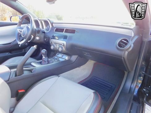 Used 2011 Chevrolet Camaro SS image 19