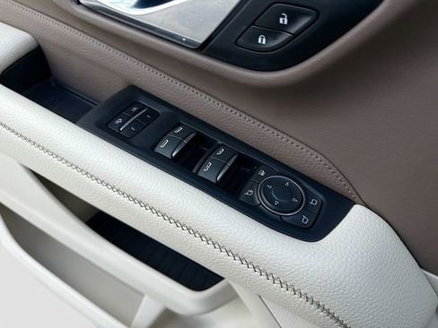 Used 2021 GMC Yukon Denali w/ Denali Ultimate Package image 18