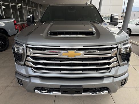 Used 2024 Chevrolet Silverado 3500 High Country w/ Technology Package AWD/4WD image 2