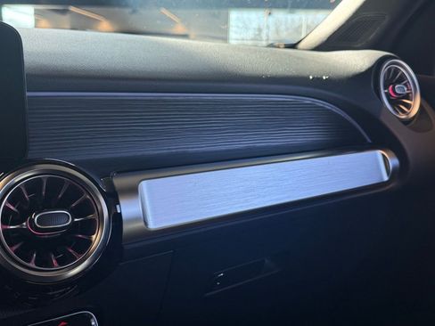 New 2026 Mercedes-Benz GLB 250 4MATIC image 40