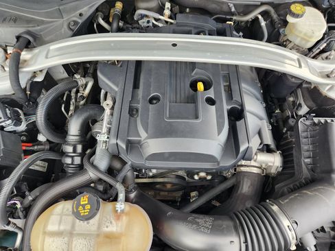 Used 2019 Ford Mustang Coupe w/ Equipment Group 101A RWD image 29