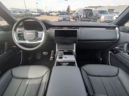 New 2026 Land Rover Range Rover Long Wheelbase SE AWD/4WD image 15