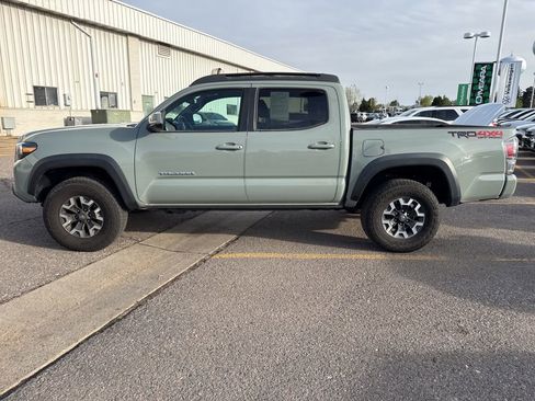 Used 2023 Toyota Tacoma TRD Off-Road w/ TRD Premium Off Road Package image 9