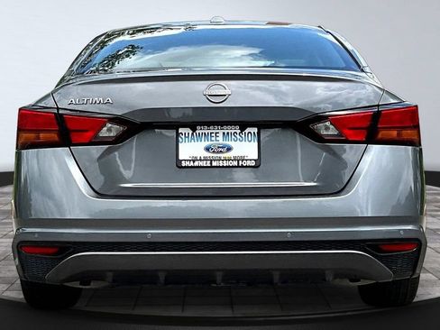 Used 2025 Nissan Altima 2.5 SV FWD image 5
