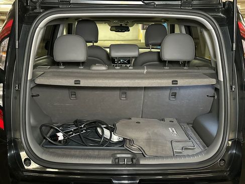 Used 2018 Kia Soul EV + w/ Sun & Fun Package image 6