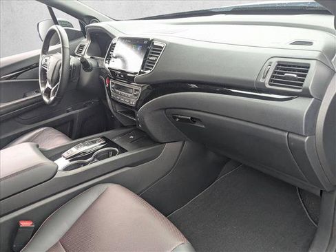 Certified 2025 Honda Ridgeline Black Edition image 22