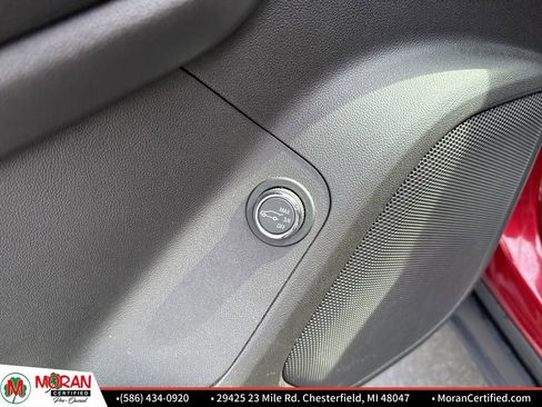 Used 2017 GMC Acadia SLE image 11