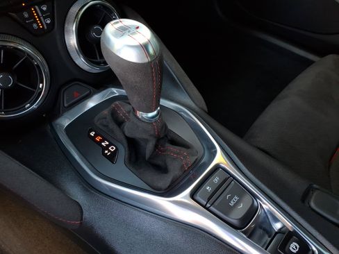 Used 2017 Chevrolet Camaro ZL1 RWD image 25